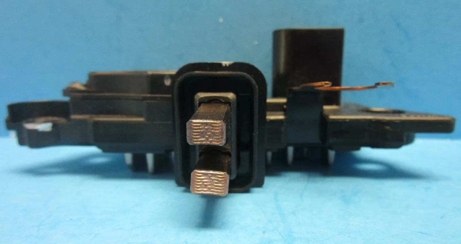 Voltage Regulator Genuine BOSCH F00M144146 for Mercedes OEM # 0031546506