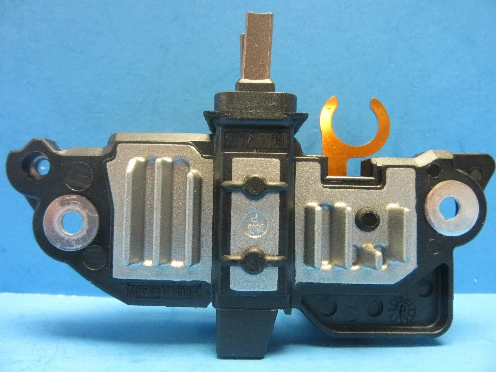 Voltage Regulator Genuine BOSCH F00M144146 for Mercedes OEM # 0031546506